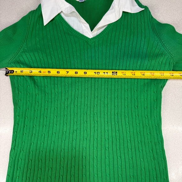 Izod Vibrant Green V-Neck Sweater for Women - Picture 2 of 10